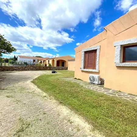 Rosa 2 * San Teodoro (Sardinia)